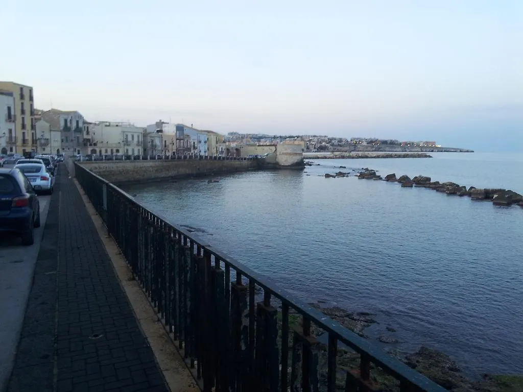 Tolomei House Holidays Sea View Syracuse